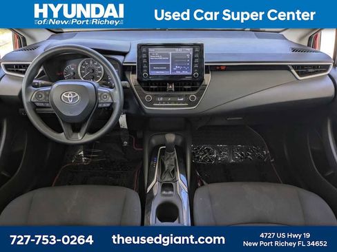 Used 2021 Toyota Corolla LE FWD image 15