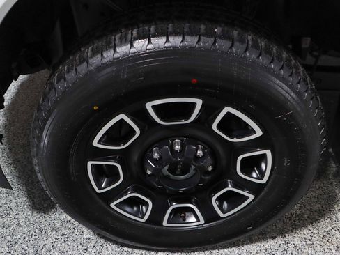 Used 2024 Ford F250 Platinum w/ FX4 Off-Road Package image 11