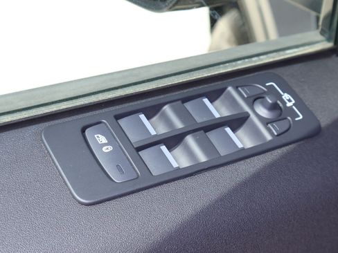 Used 2025 Land Rover Discovery Sport Dynamic SE AWD/4WD image 14