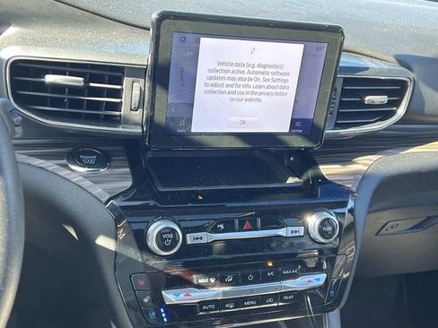 Certified 2023 Ford Explorer Limited w/ Equipment Group 301A AWD/4WD image 11