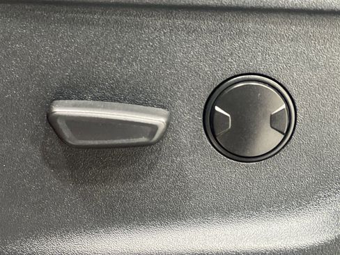 Used 2023 Ford F150 XLT image 12