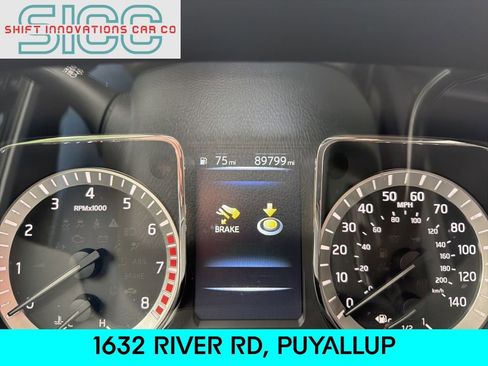 Used 2017 Nissan Titan SV image 9