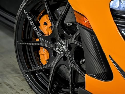Used 2018 McLaren 720S RWD image 4