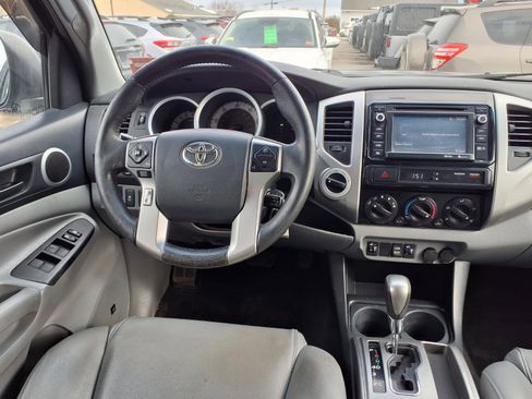 Used 2014 Toyota Tacoma 4x4 Double Cab w/ Limited Package image 7