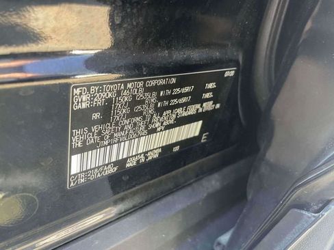 Used 2020 Toyota RAV4 XLE w/ All Weather Liner Package AWD/4WD image 20