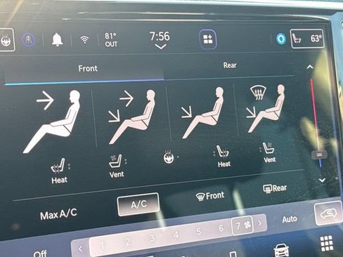 Used 2023 Chrysler Pacifica Limited FWD image 24