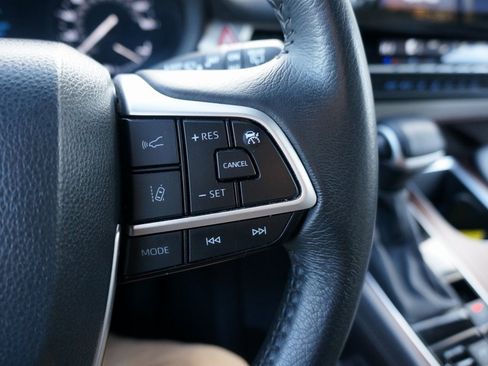 Used 2024 Toyota Sienna XLE image 23