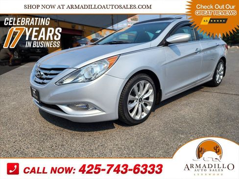 Used 2011 Hyundai Sonata SE w/ Navigation & Sunroof Pkg 4 FWD image 1