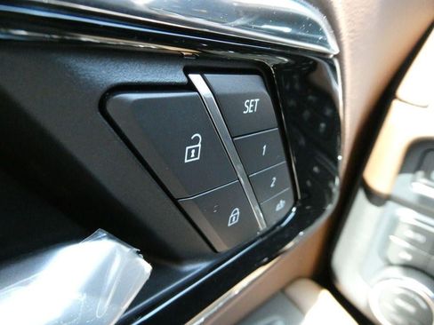 New 2026 Chevrolet Suburban High Country AWD/4WD image 22