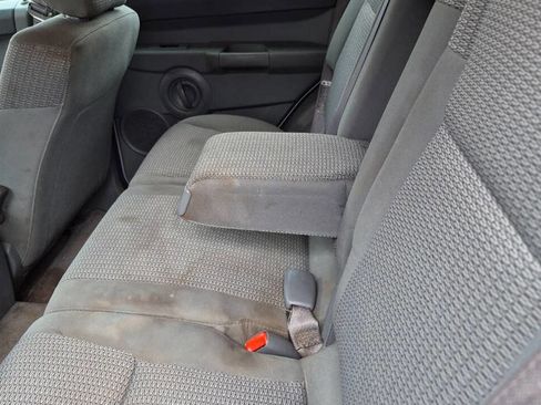 Used 2007 Jeep Commander Sport AWD/4WD image 6