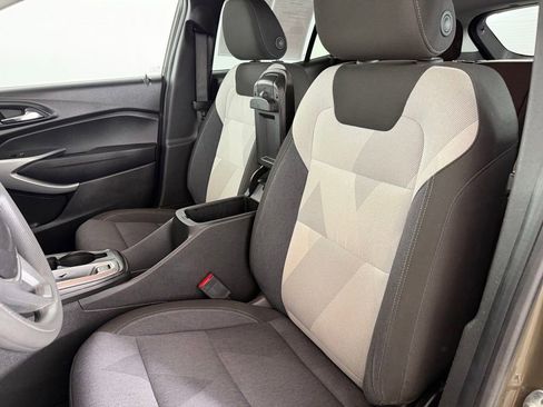 Used 2024 Chevrolet Trax LS FWD image 10