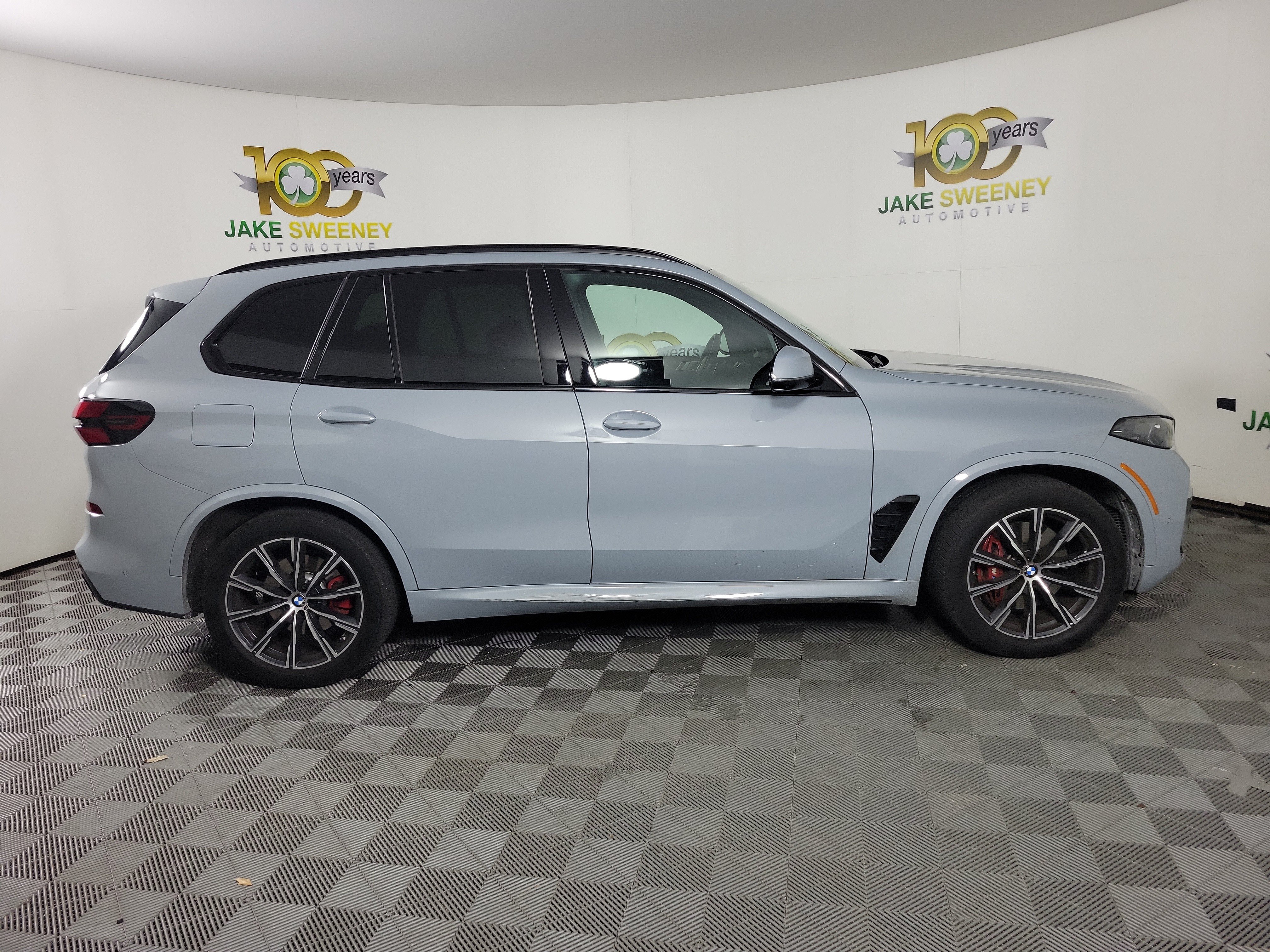 Certified 2024 BMW X5 xDrive40i w/ M Sport Package AWD/4WD image 4