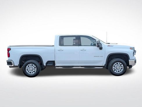 Used 2025 Chevrolet Silverado 2500 LTZ w/ LTZ Convenience Package AWD/4WD image 2