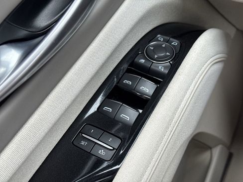 Used 2023 Cadillac Escalade ESV Sport Platinum image 15