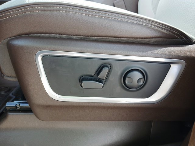 Used 2025 RAM 1500 Laramie AWD/4WD image 34