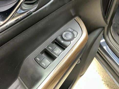 Used 2018 GMC Acadia SLE w/ LPO, Floor Liner Package image 15