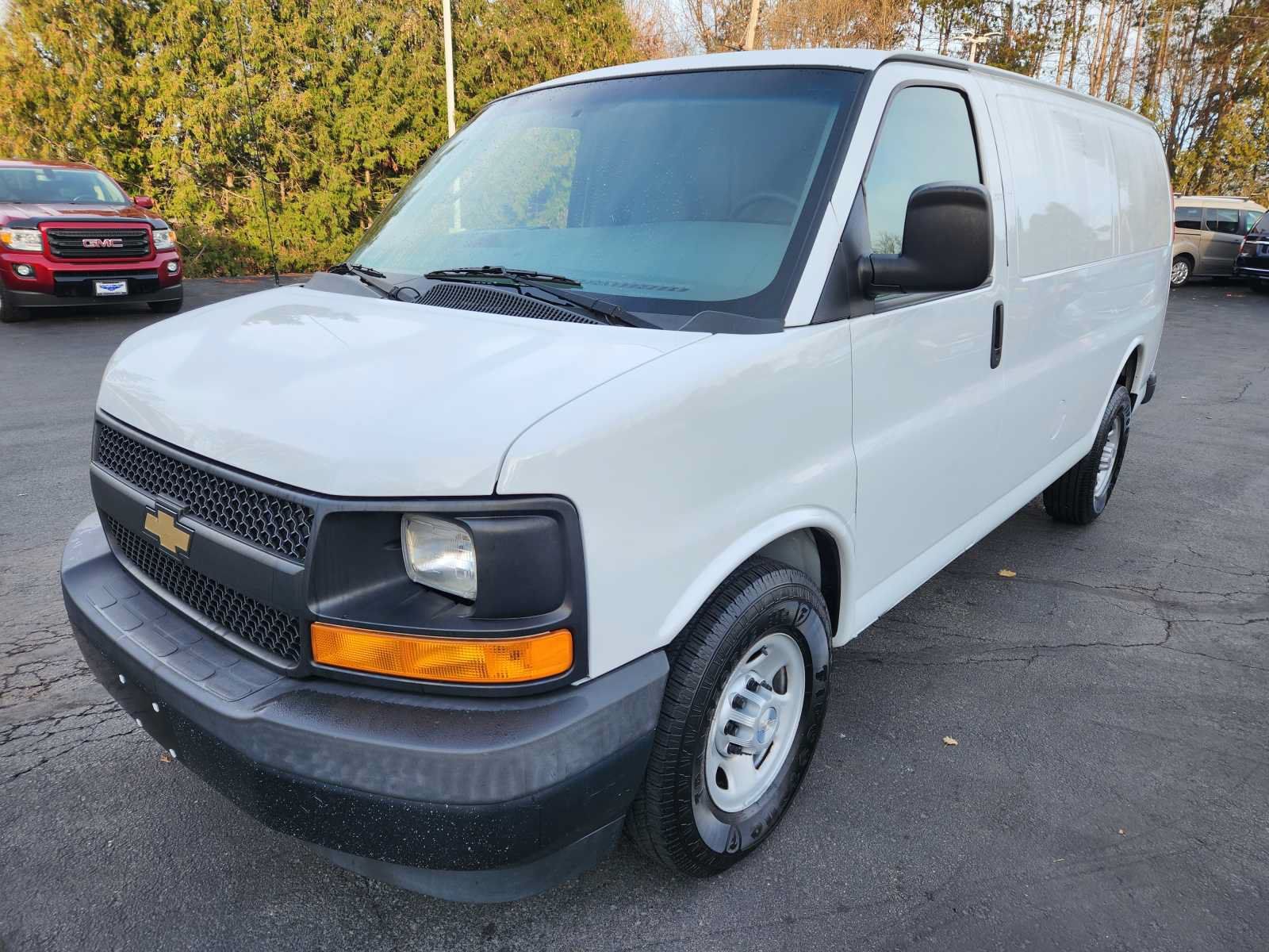 Used 2017 Chevrolet Express 2500 RWD image 7