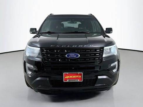Used 2017 Ford Explorer Sport w/ Equipment Group 401A AWD/4WD image 2