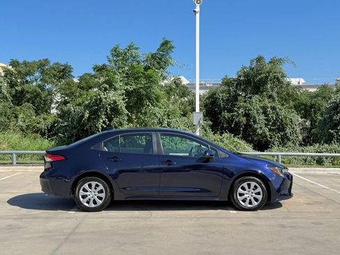 Used 2026 Toyota Corolla LE FWD image 5