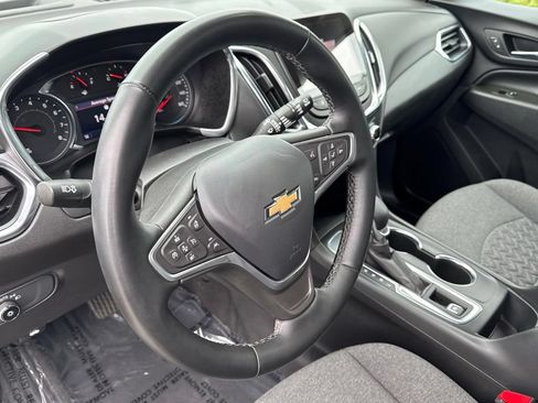 Used 2023 Chevrolet Equinox LT FWD image 9