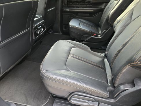 Certified 2023 Ford Expedition Max Platinum image 22