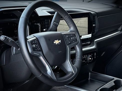 Used 2025 Chevrolet Silverado 2500 LTZ w/ LTZ Convenience Package image 20