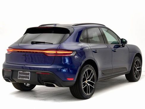 Certified 2025 Porsche Macan AWD/4WD image 32