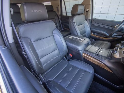 Used 2015 GMC Yukon Denali w/ Premium Package image 24