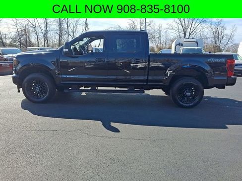 Used 2022 Ford F350 Lariat w/ Black Appearance Package image 6