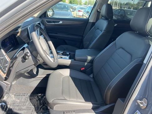 New 2025 Volkswagen Atlas SEL image 7