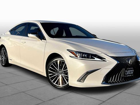 Used 2019 Lexus ES 300h image 2