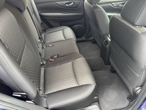 Used 2017 Nissan Rogue SV image 20