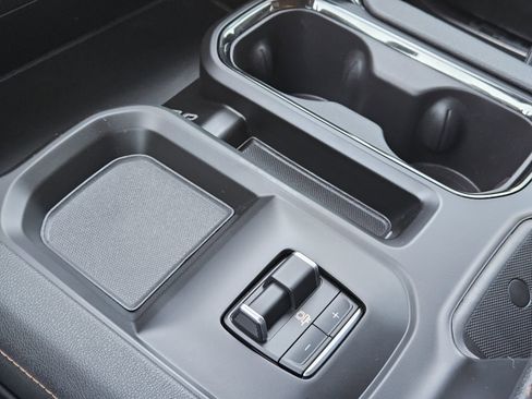 Certified 2025 GMC Sierra 2500 AT4 w/ AT4 Premium Plus Package image 25