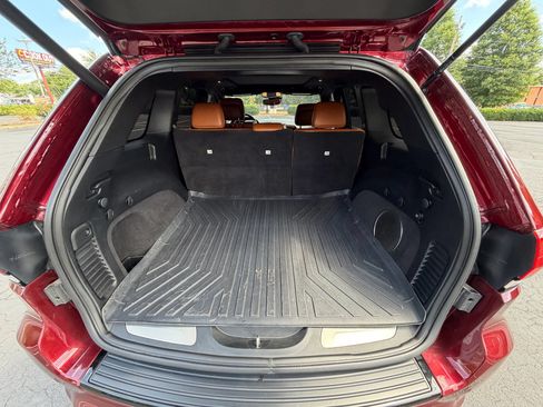 Used 2020 Jeep Grand Cherokee SRT AWD/4WD image 9