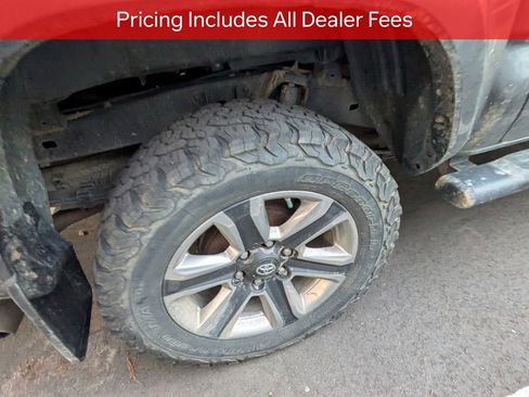 Used 2018 Toyota Tacoma Limited AWD/4WD image 8