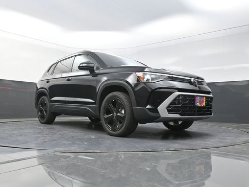 New 2025 Volkswagen Taos SEL image 19