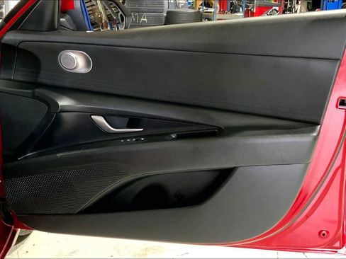 Used 2021 Hyundai Elantra SEL image 23