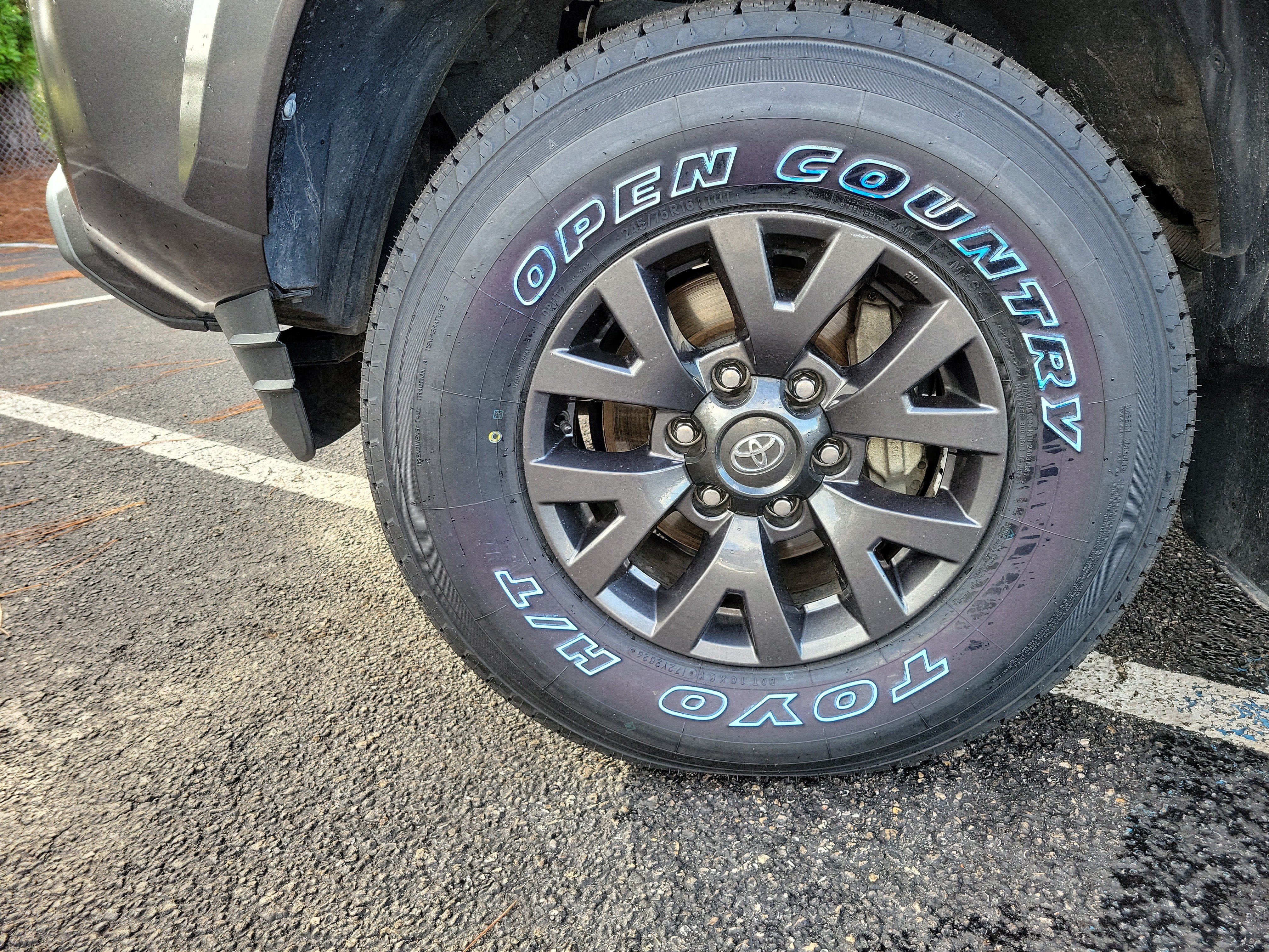 Used 2022 Toyota Tacoma SR5 RWD image 8
