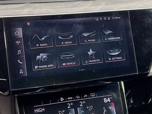 Used 2024 Audi Q8 e-tron Premium Plus image 15