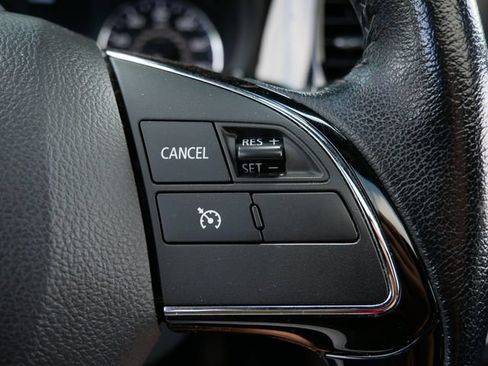 Used 2018 Mitsubishi Outlander LE AWD/4WD image 18
