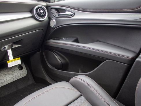 New 2025 Alfa Romeo Stelvio Sprint image 20