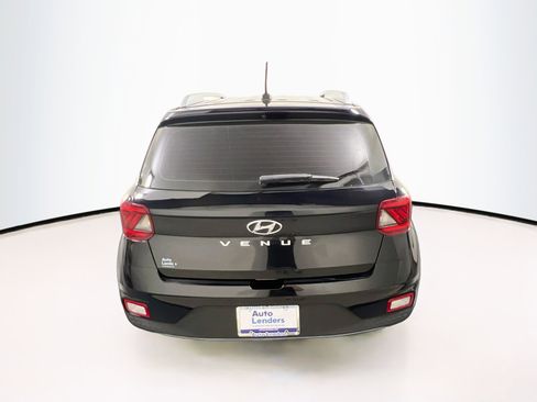 Used 2023 Hyundai Venue SEL FWD image 6