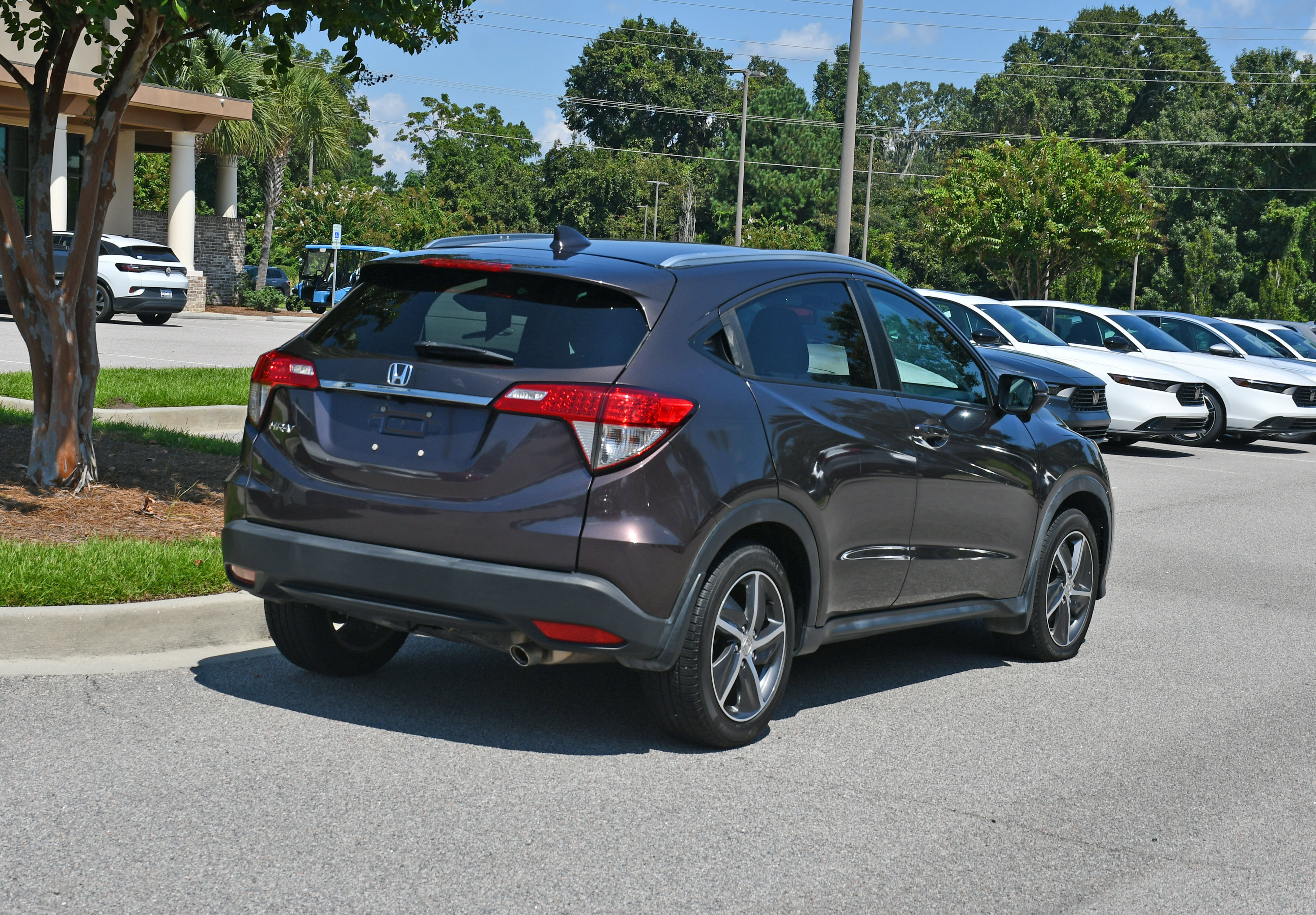 Used 2022 Honda HR-V EX-L image 4