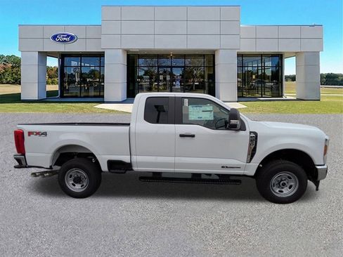 New 2026 Ford F250 XL AWD/4WD image 3
