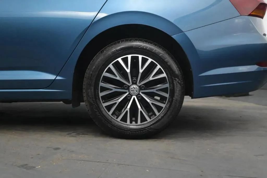 Used 2019 Volkswagen Jetta SEL FWD image 12