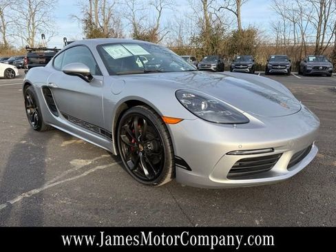 Used 2024 Porsche 718 Cayman w/ Premium Package image 1