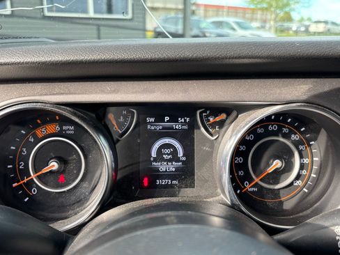 Used 2023 Jeep Wrangler Willys image 6