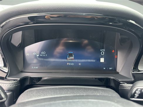 New 2026 Lincoln Corsair Premiere image 13