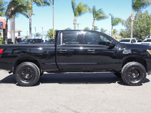 Used 2021 Nissan Titan S w/ HD Front GAWR Package AWD/4WD image 10