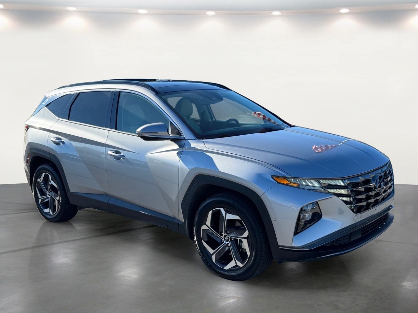 Used 2024 Hyundai Tucson Limited AWD/4WD image 2